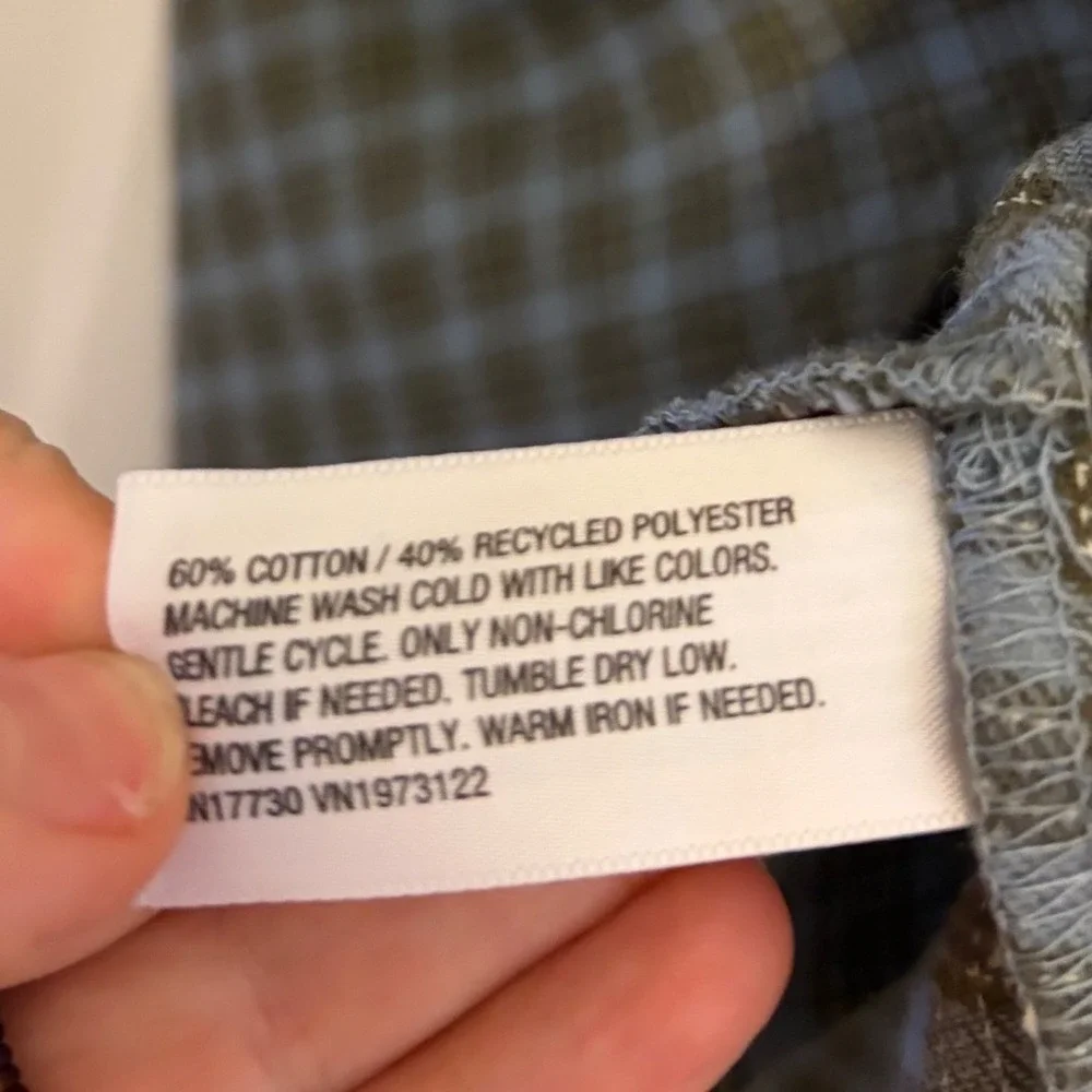 Wild Fable Button Down Plaid Shirt Blue Olive Green Side Pockets Size M‎